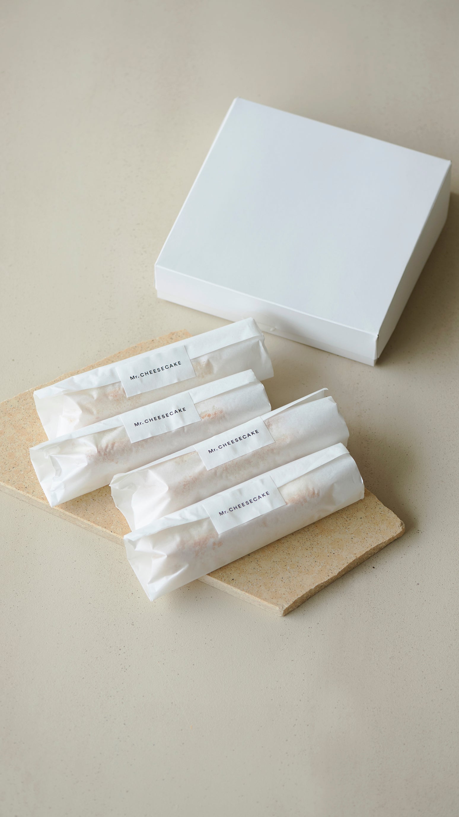 DACQ CHEESE CREAM SANDWICH Classic & RICH TIRAMISU Original / Bag