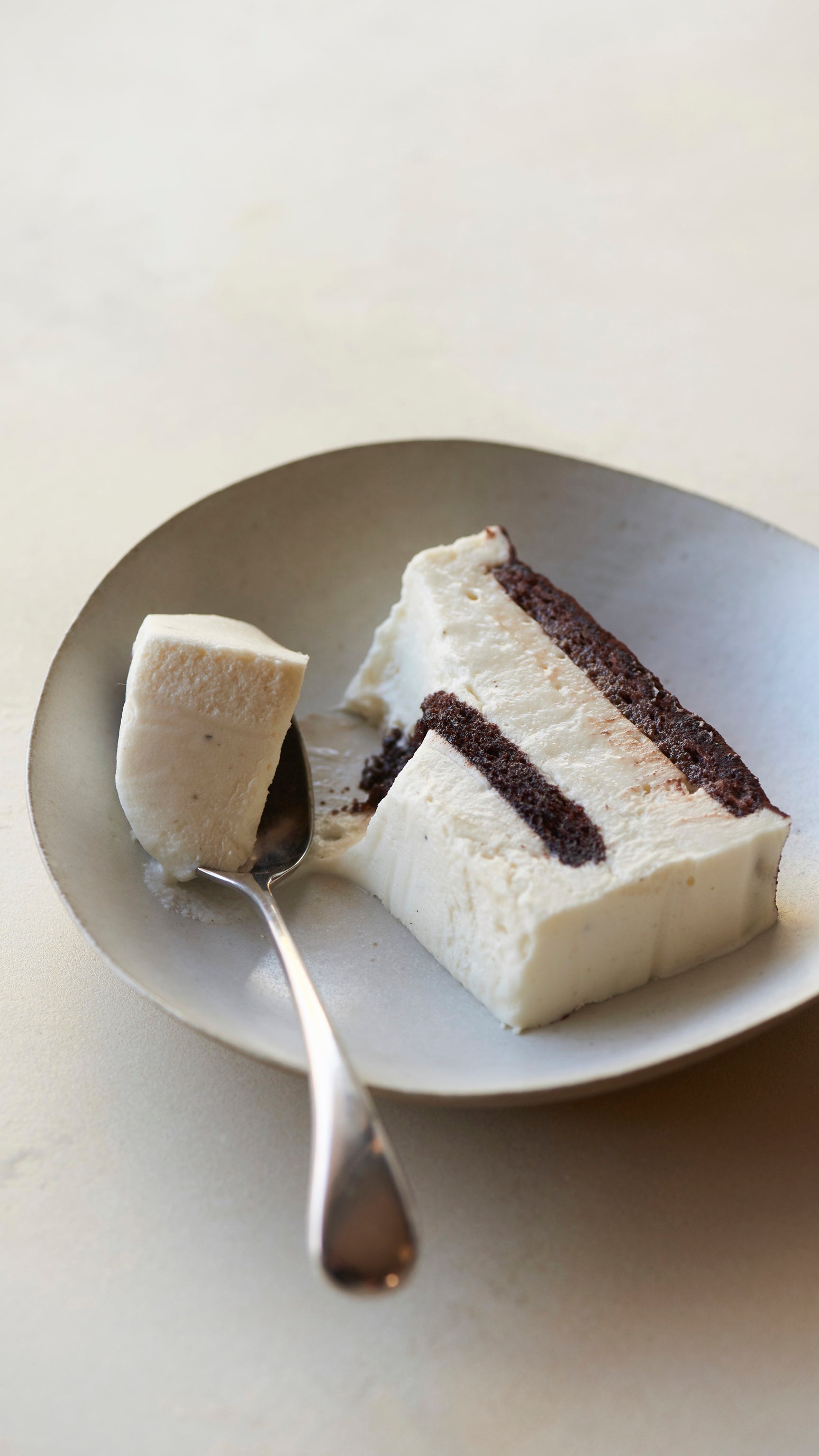 BASQUE CHEESECAKE Original & RICH TIRAMISU Original