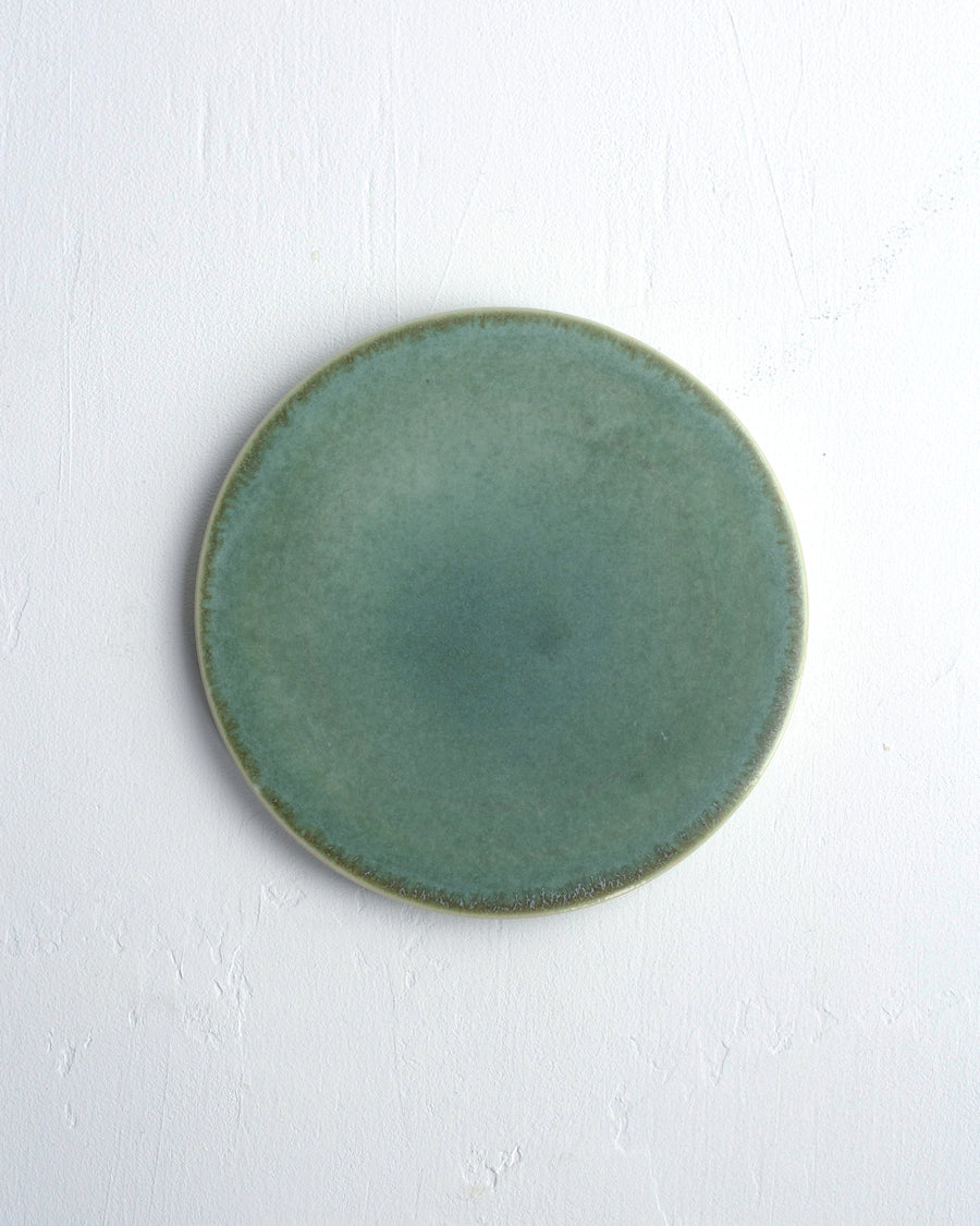 Original plate for pistachio raspberry