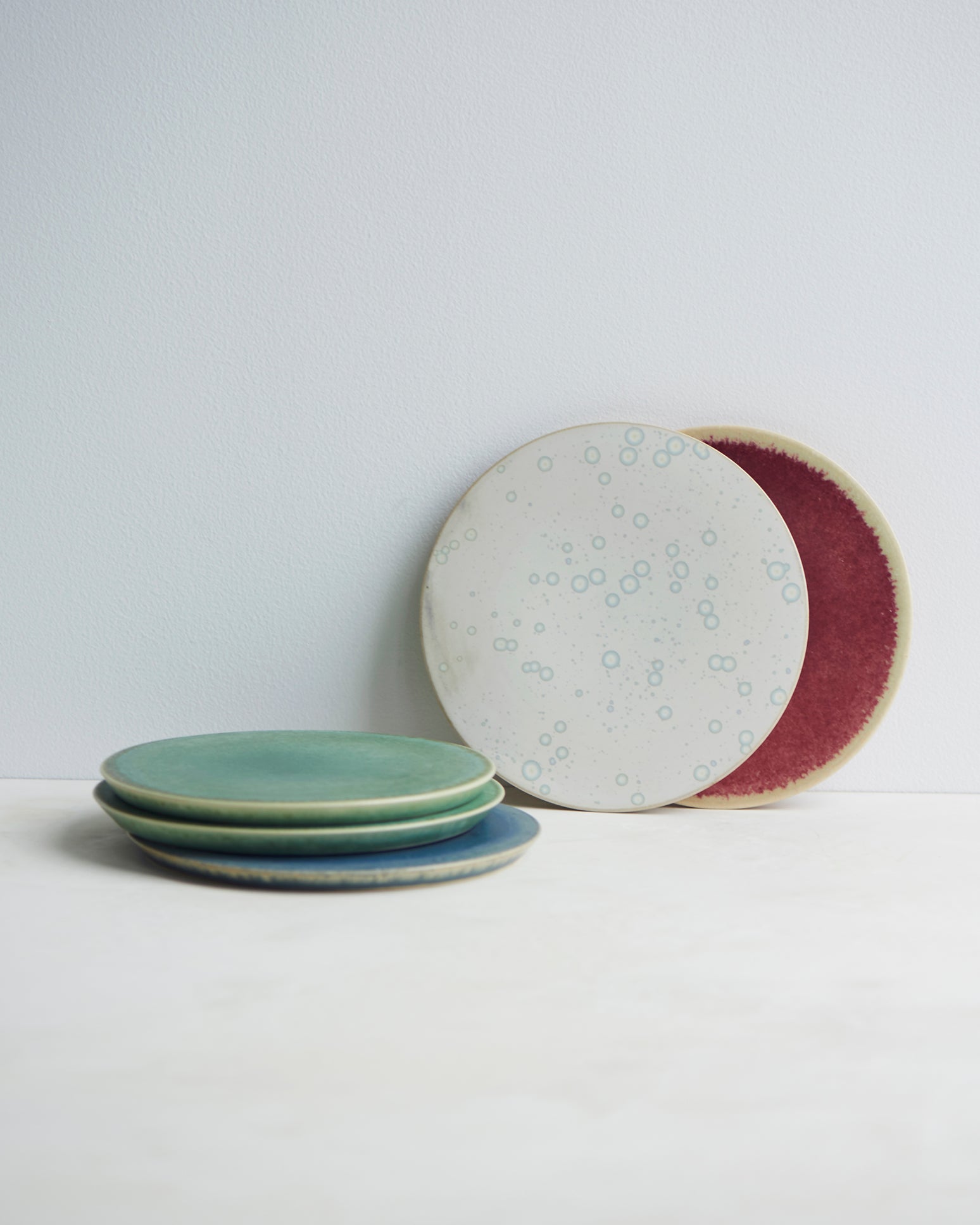 Original plate for pistachio raspberry